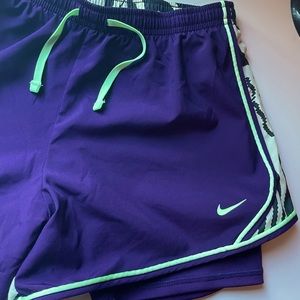 Nike youth running shorts size large
